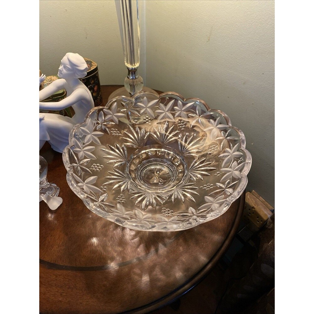 Mikasa Garden Terrace Centerpiece Footed Bowl 12" WY923/768, Scalloped Edges